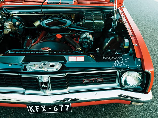 holden-ht-monaro-engine-bay-1.jpg