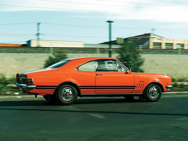 holden-ht-monaro-onroad-side.jpg