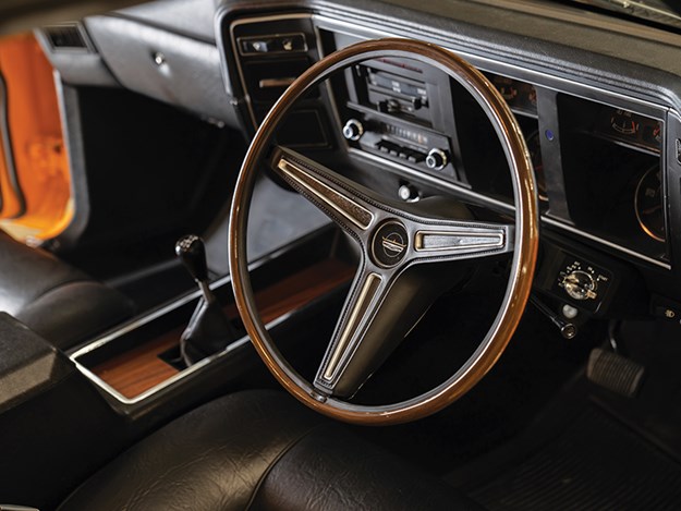 ford-falcon-xa-gt-dash.jpg