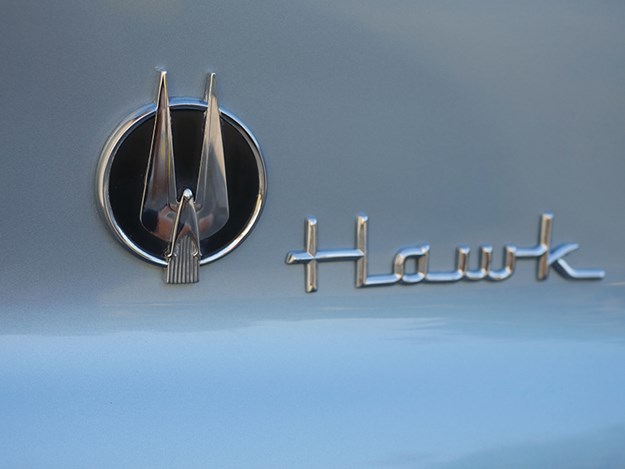 studebaker-hawk-badge.jpg