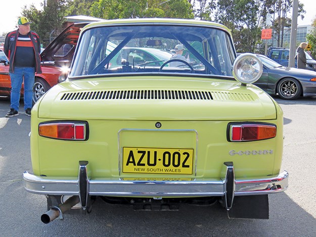 renault-r8-gordini-rear.jpg