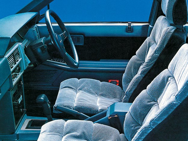 nissan-skyline-interior.jpg