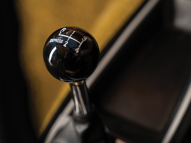 holden-torana-gearstick.jpg