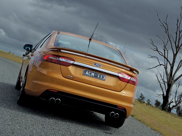 ford-falcon-xr8.jpg