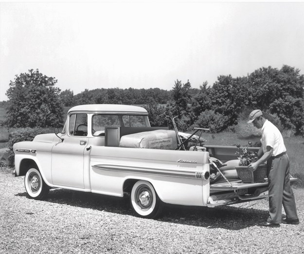 1959 Chevrolet Apache Fleetside.jpg