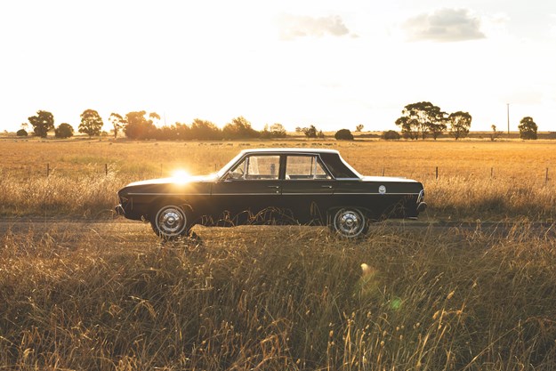Unique Cars_Issue 490_Valiant Taxi_0050_HR.jpg