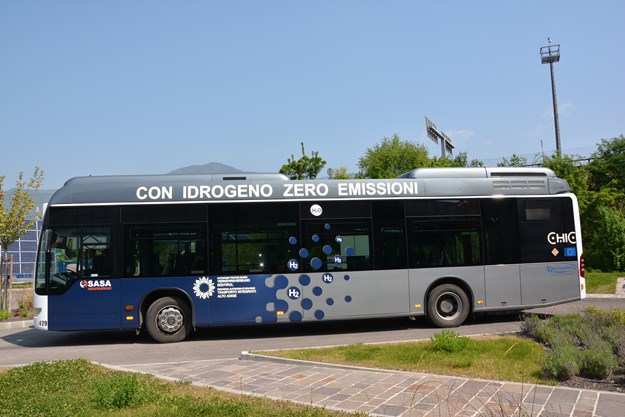 Hydrogen Bus (5).JPG