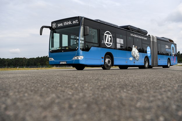 ZF_Systembus-AVE130_hr.jpg