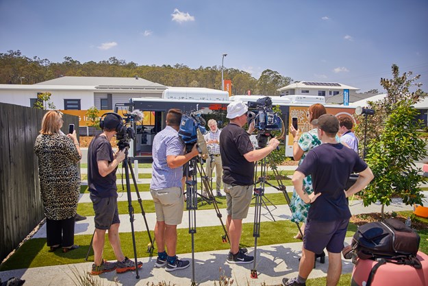 LOW_RES_LL_2019_11_15_Yarrabilba_Electric_Bus_ASAP_SM_003.jpg