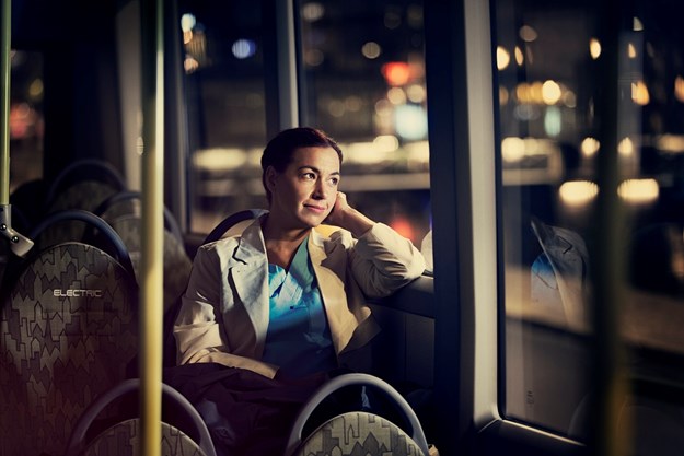 7900 Electric Interior 2015_Q3A4417_Woman_in_bus_window.jpg