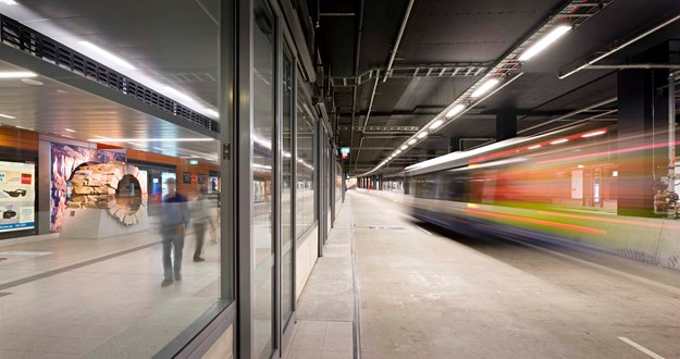 Bus arriving at King George Square Bus station (2).jpg