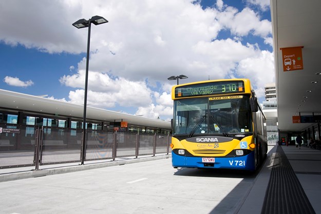 Bus at Royal Brisbane Women's Hospital busway station Bowen Hills Northern Busway.jpg