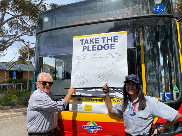 Busways staff taking the Pledge (2).JPG