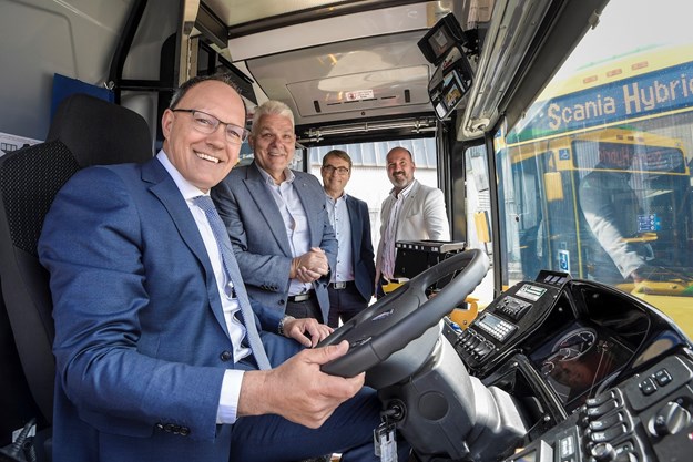 Scania Hybrid Handover for DIT Adelaide _DSC8155x.jpg