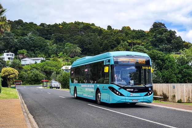 BYD ADL Enviro200EV in Waiheke Island (1) (resized).jpg