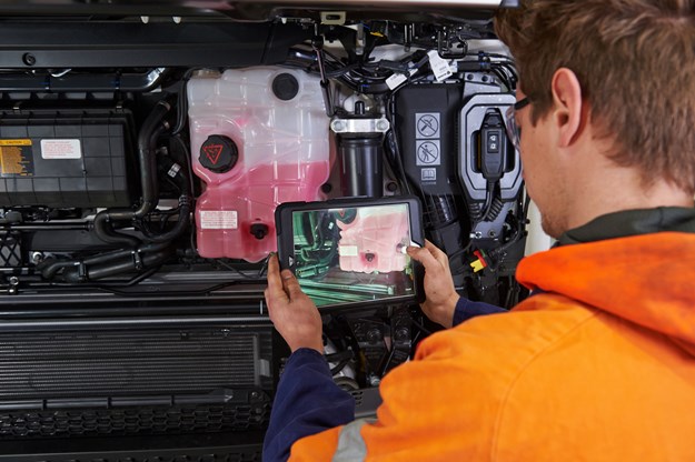 Scania technicians take tablets to work DSC_5402.jpg