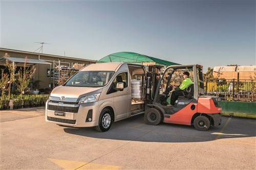 2019 Toyota HiAce33.jpg