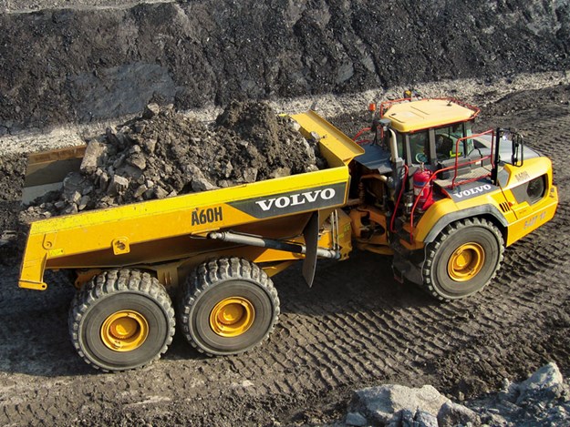 Coal-mining-in-Indonesia-made-easy-with-Volvo-CE-fleet_1.jpg