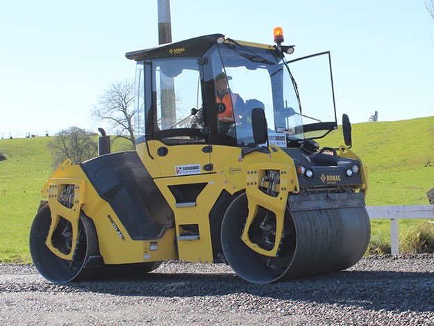 The sliding seat system in the BOMAG’s cab means the operator has as much vision in reverse as on offer going forwards