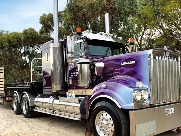 Outback-Truckers-Yogi-Kendall-2.jpg