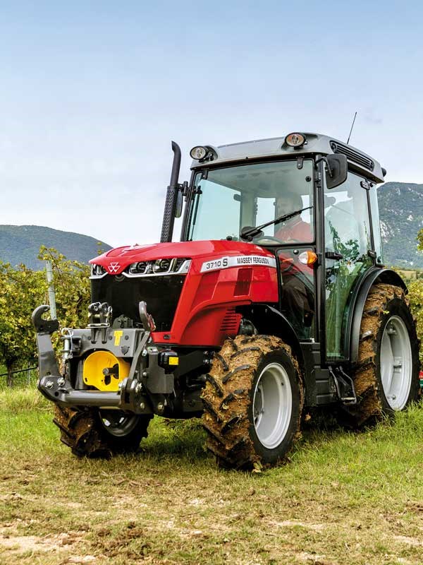 mf3710s_tractor_harrow_vines_it_0917_9466_144176.jpg