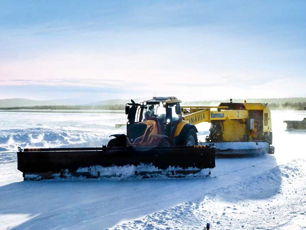 Runway-Snowbot-Valtra.jpg