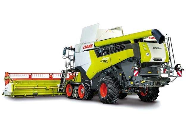 CLAAS-LEXION-7600-studio-2.jpg