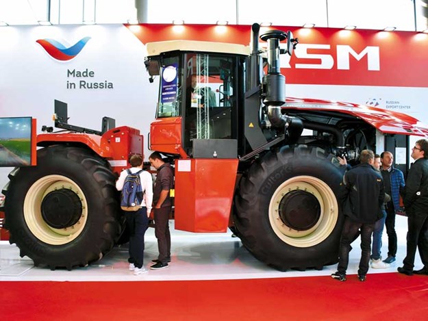 Russians-reveal-big-RSM-2400-Series-tractors.jpg