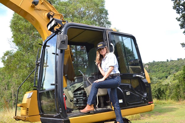 Floating-excavator-contractor-profile