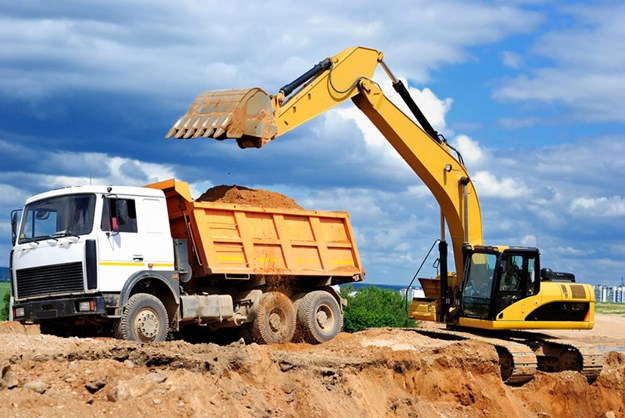 Excavator-loading-truck