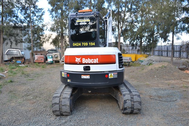 Bobcat-E50-bladed-excavator