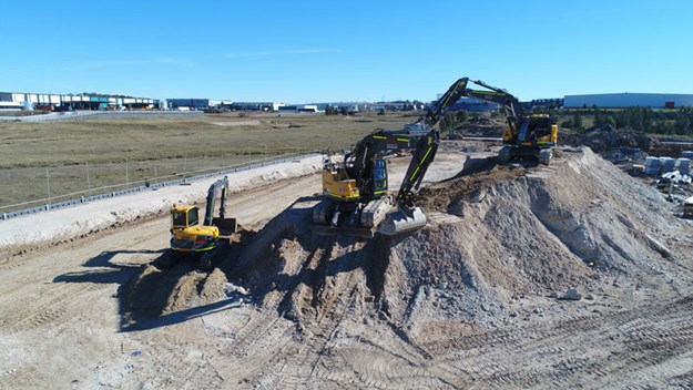 Volvo-ECR235CL-excavator