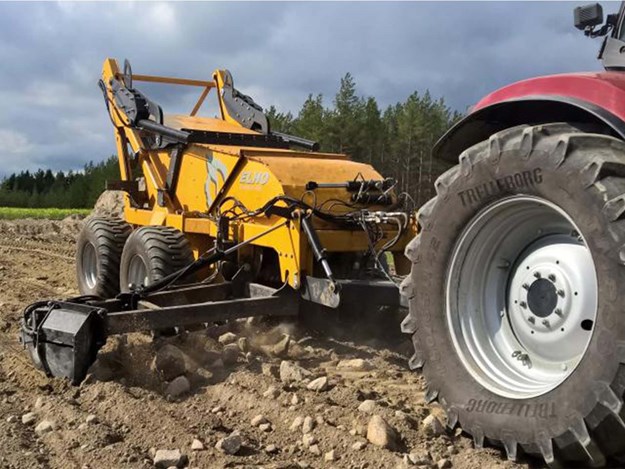 The Elho Scorpio 550 rock picker is ideal for large broadcare farming properties