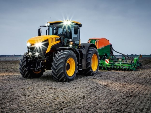 The JCB Fastrac 8330 has a huge 8.7-litre Agco-Power engine