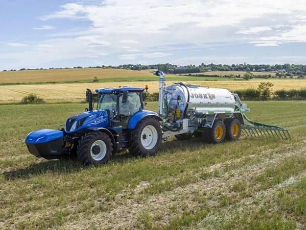 The New Holland T6 methane-powered tractor