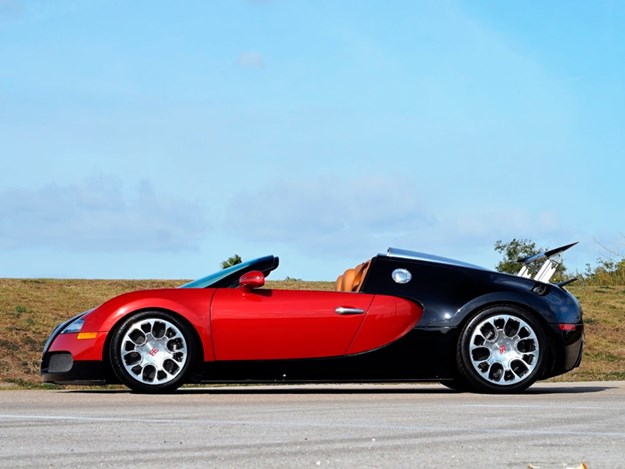 Bugatti-Veyron-red-black.jpg