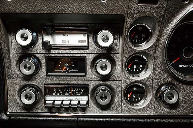 ford-falcon-xy-gtho-phase-iii-dash.jpg