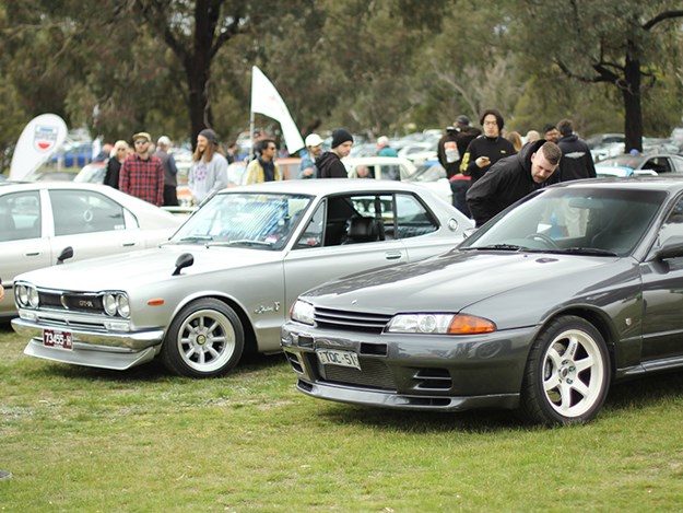 Sakura-Picnic-Skyline-GTRs.jpg