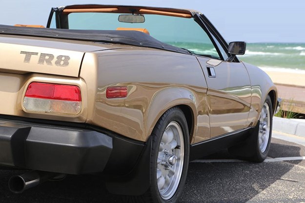 triumph-tr8-3.jpg