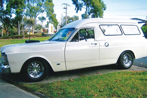 ford-falcon.jpg