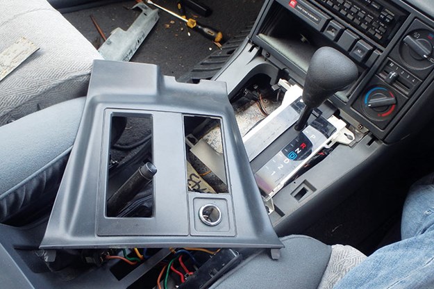holden-vn-commodore-console.jpg