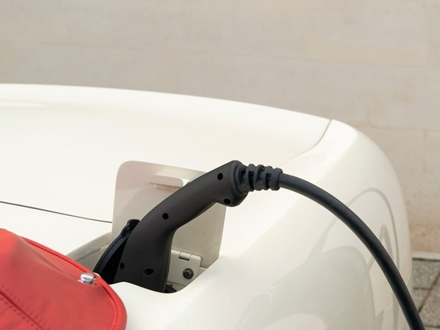 Aston-Martin-Cassette-EV-charging.jpg