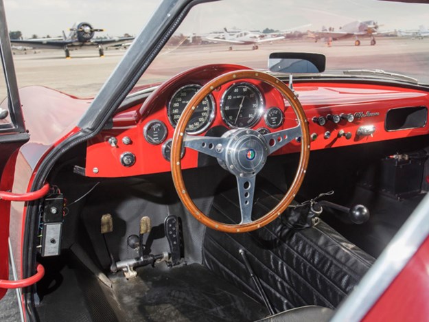 Alfa-Romeo-ATL-interior.jpg