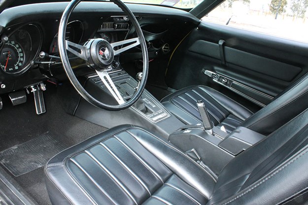 corvette-c3-interior.jpg