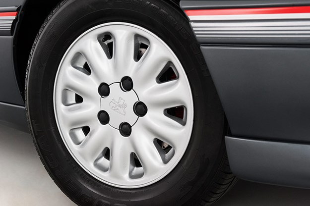 holden-vn-ss-wheel.jpg