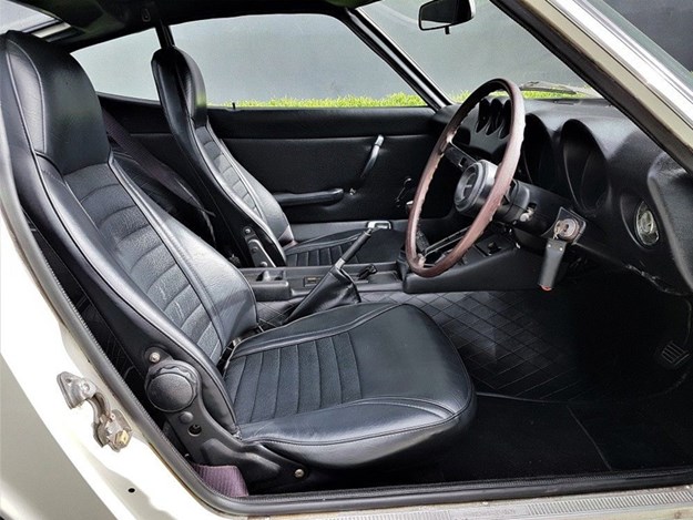 Datsun-240Z-on-eBay-interior.jpg