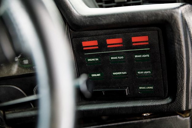 bmw-e24-dash.jpg