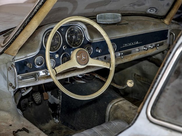 Barn-find-300SL-chassis-43-interior.jpg