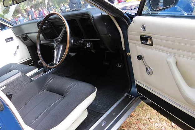 ford-falcon-xb-gt-interior.jpg