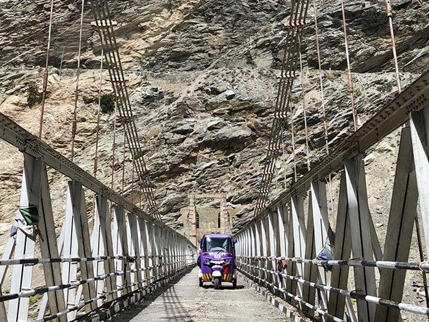 Rickshaw-Run-bridge.jpg